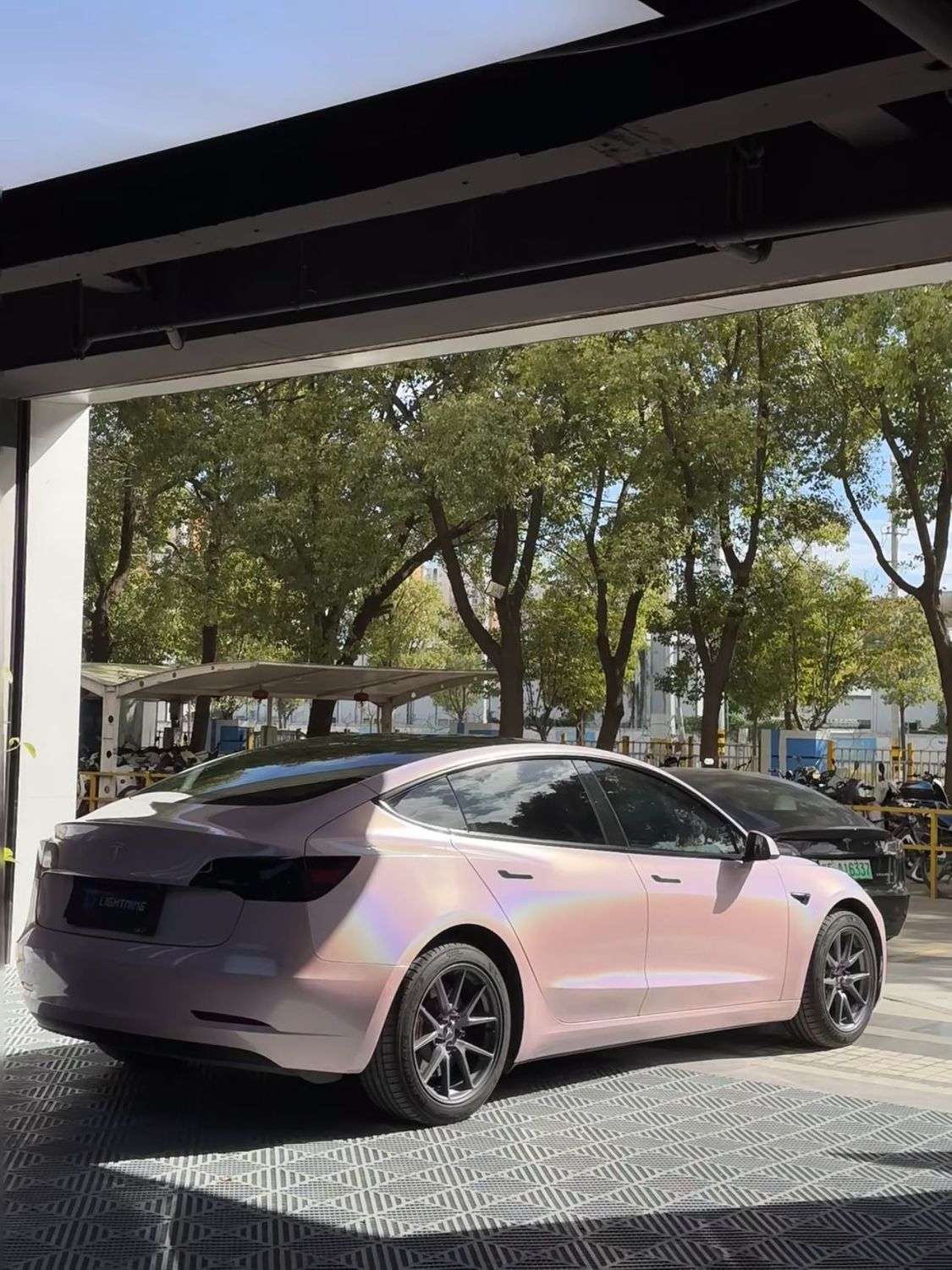 Car PET colorful laser cherry blossom pink lipstick color change film for motorcycles and electric vehicles, scratch-resistant, self-adhesive, drop shipping available