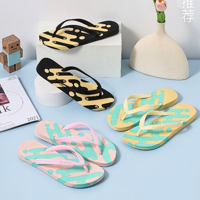 Шлепанцы школьницы носят нескользкие модные тапочки корейские