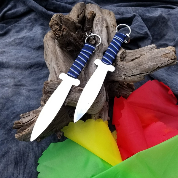 Blue and white tapered cloth