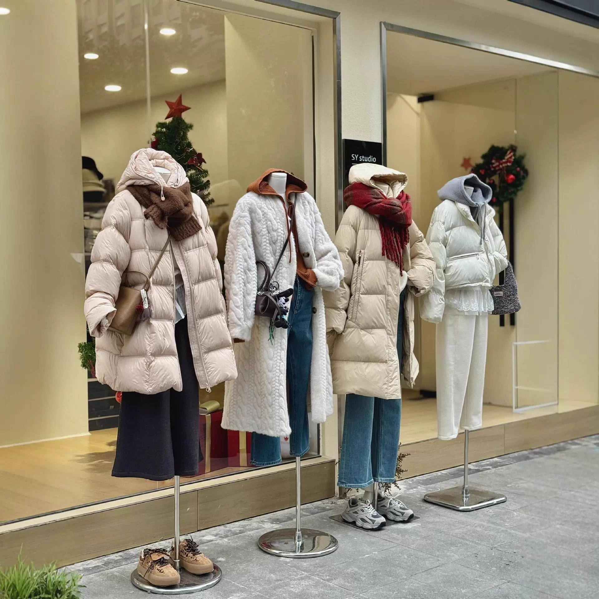 2025冬季新款高级感泡芙羽绒服女中长款宽松90白鸭绒加厚外套女装