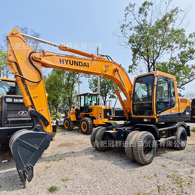 Excavadora HYUNDA moderna de segunda mano 150W - 9 ruedas para ingeniería de ecologización del paisaje municipal en buenas condiciones