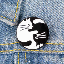 WISH爆款 创意猫胸针 黑白猫咪合抱动物胸针 牛仔包包饰品别针