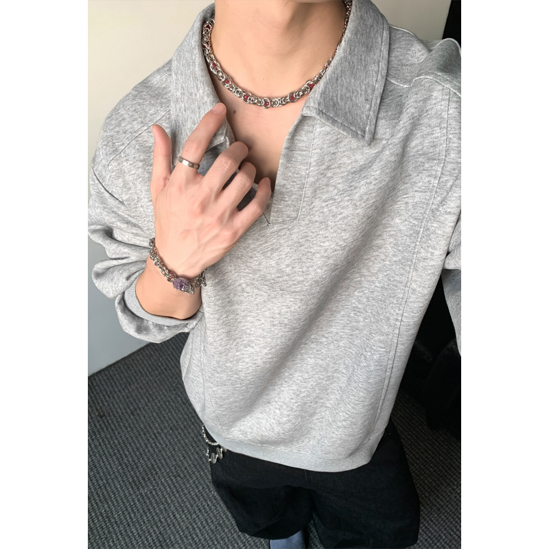 Polo a maniche lunghe grigia stile Old Money, modello regolare, unisex, autunnale, ampia, con colletto risvoltato e mezza zip._voghion.com