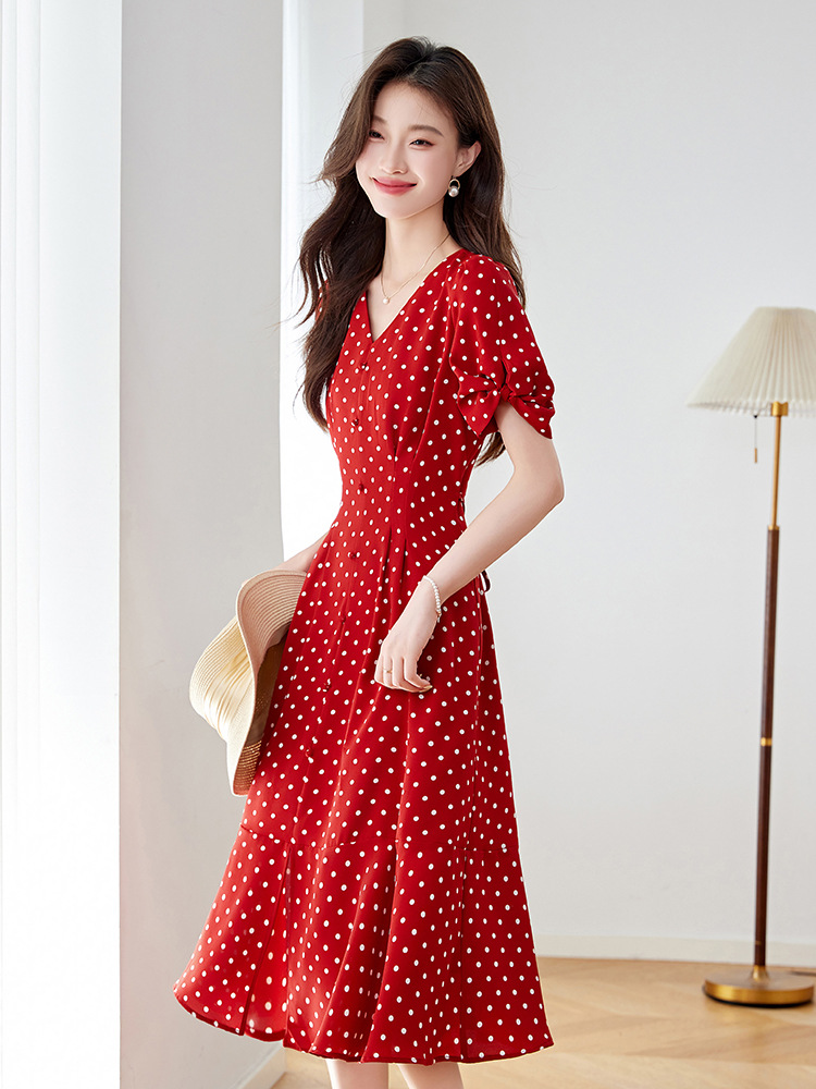 Váy liền chấm bi cổ chữ V dáng dài chiết eo thon gọn — Màu đen, Màu trắng, Màu đỏ