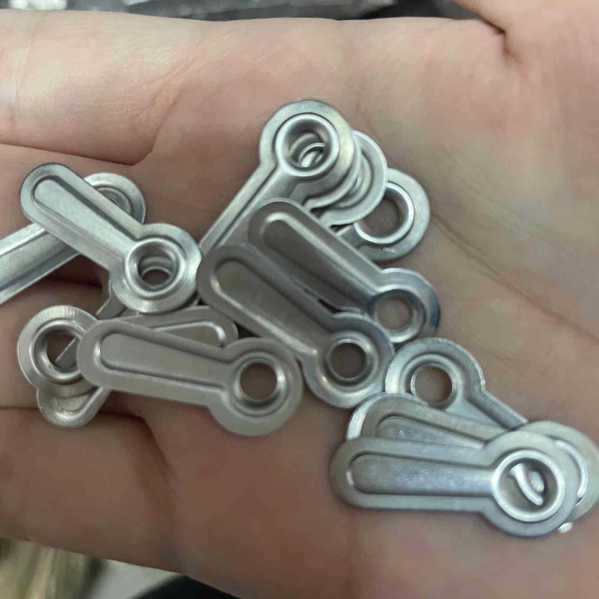 100个 特大镀锌白 10x25mm拉深圆头瓜子片 相框背板配件压片 铁