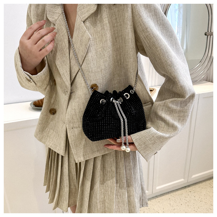 Minimalist Women's Bucket Bag With Diamond Details Single Shoulder_voghion.com