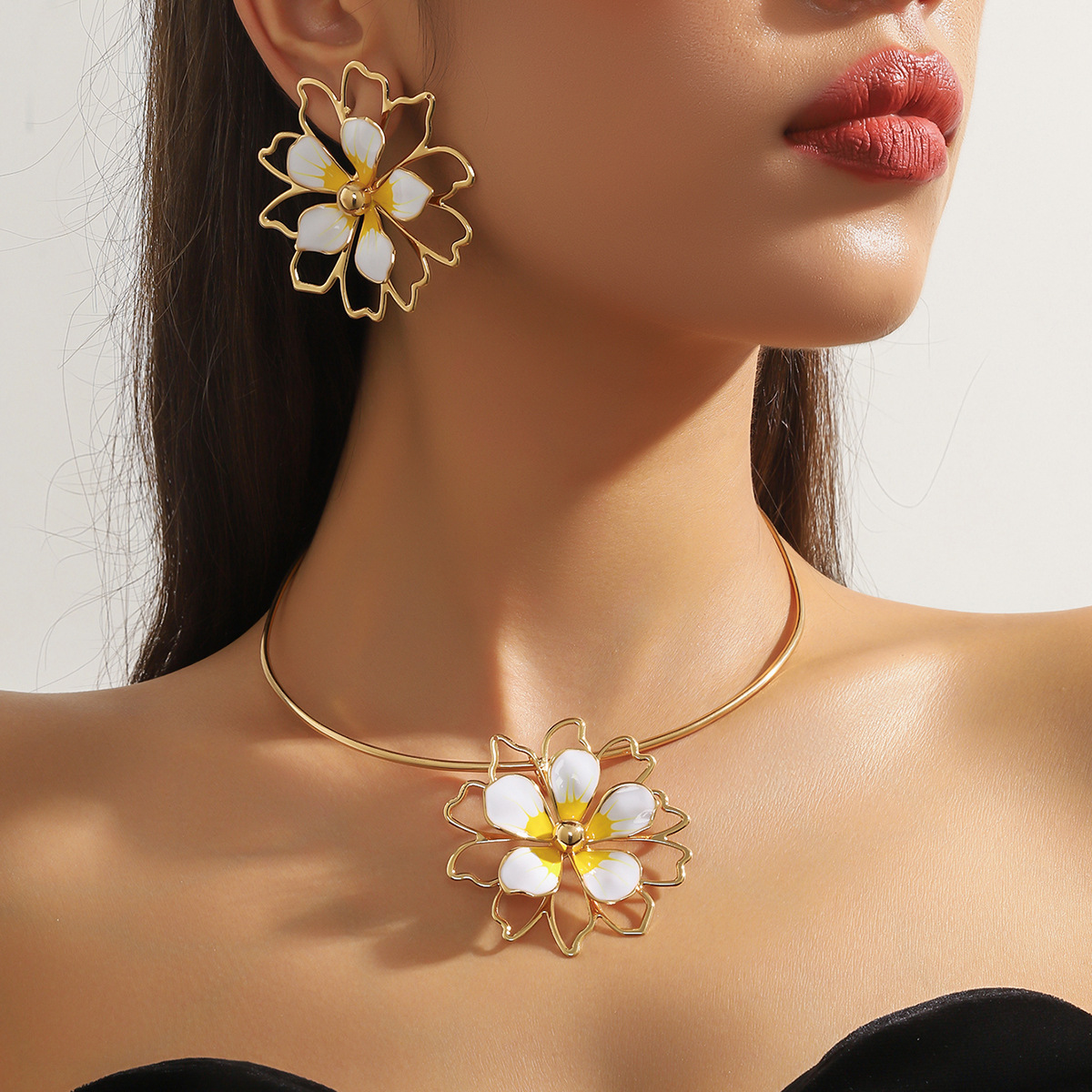 44g Weight Jewelry Set Classification Retro Exaggerated Flower Alloy Women's Jewelry Set