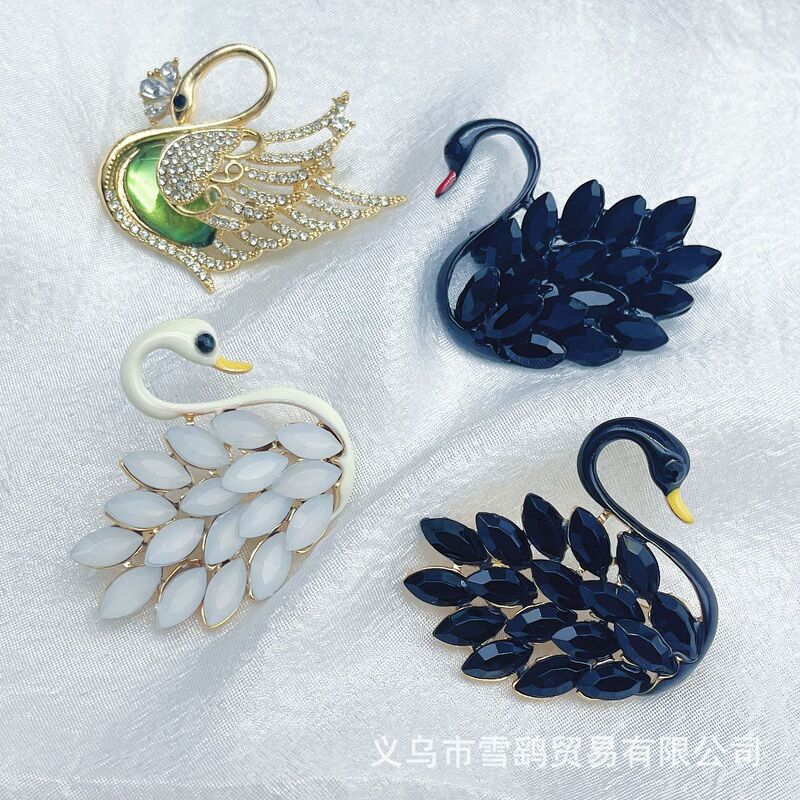 Christmas Swan Brooch for Women, High-End Anti-Exposure Fixed Sweater Pin, Small Batch Wholesale Holiday Gift