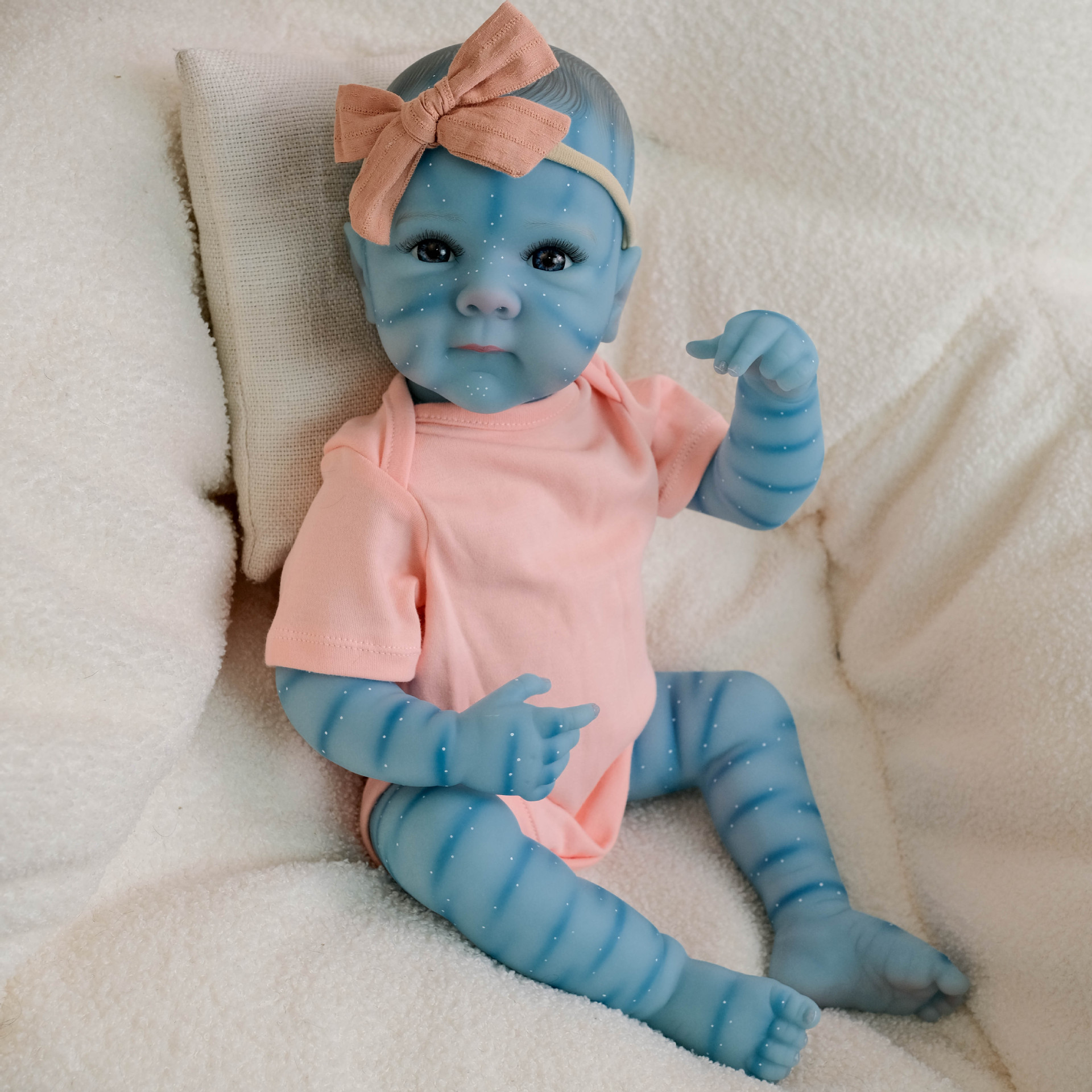 Muñeca de renacimiento de simulación Bettie de una pieza de color rojo anaranjado de 18 pulgadas para enviar regalos de Navidad de cumpleaños para niños