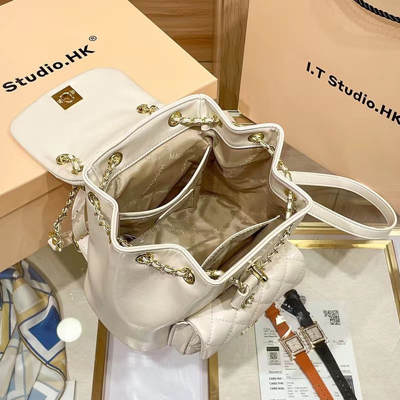 Nuovo regalo di San Valentino Borsa da donna Zaino Lingge semplice Zaino da donna a catena moda estiva Zaino piccolo Moda versatile 2023_voghion.com