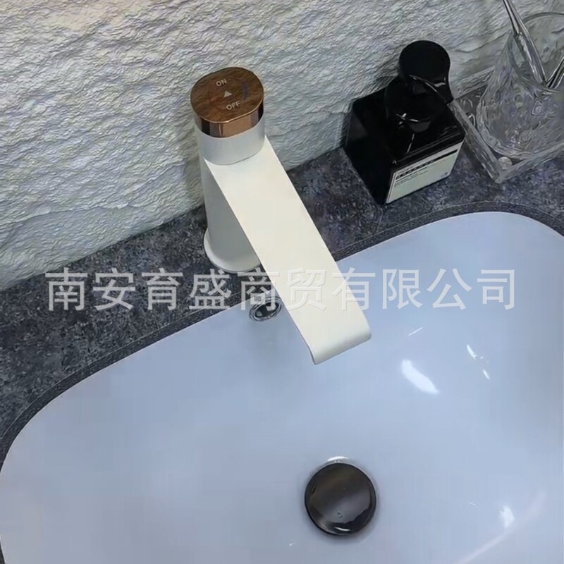 キッチン蛇口卸売シングルコールド全銅純銅流し台家庭用メーカー調理台垂直型|undefined
