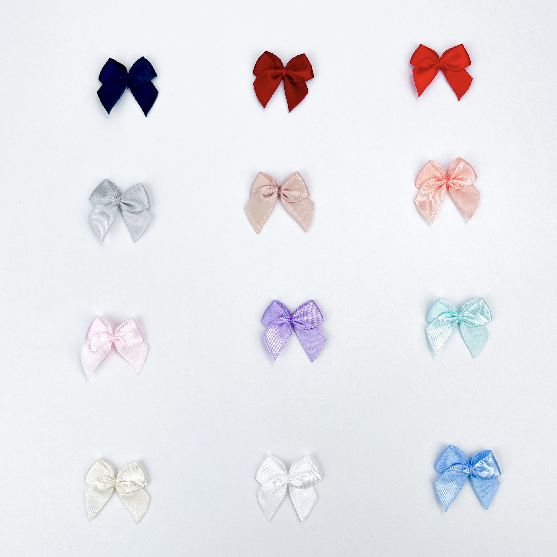 Small hair accessory with bow handmade