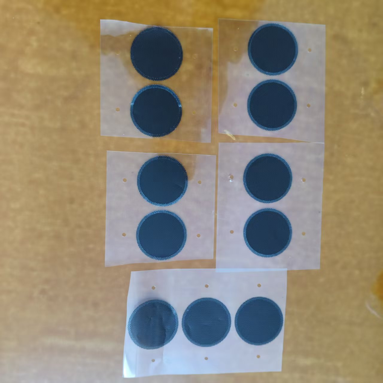 自粘防尘网冲孔网电脑机箱防尘网烟火报警器防虫罩 PVC音响喇叭网