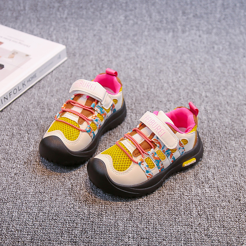 Zapatos deportivos de niñas verano 2026 nuevos zapatos de papá transpirables de malla para niños zapatos de correr al aire libre para niños