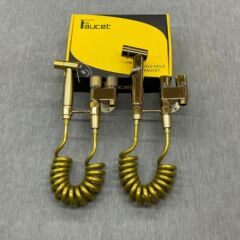 工場卸売トイレメイトスプレーガン 1 入力 2 出力コーナーバルブセット浴室女性洗面器スーパーチャージングスプレーガン蛇口