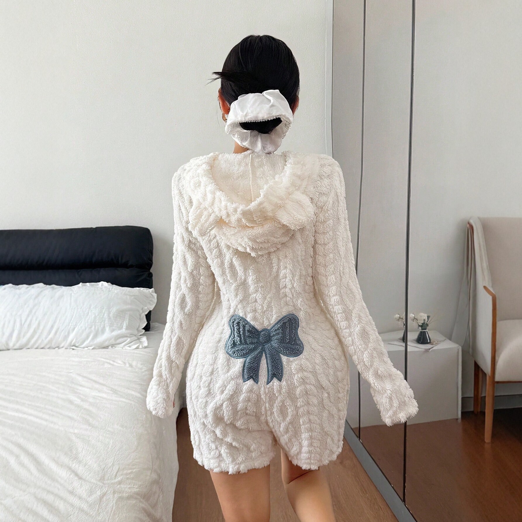 2026 European and American Amazon Independent Store New Autumn/Winter Women's Bow Pattern Hooded Long Sleeve Plush Jumpsuit