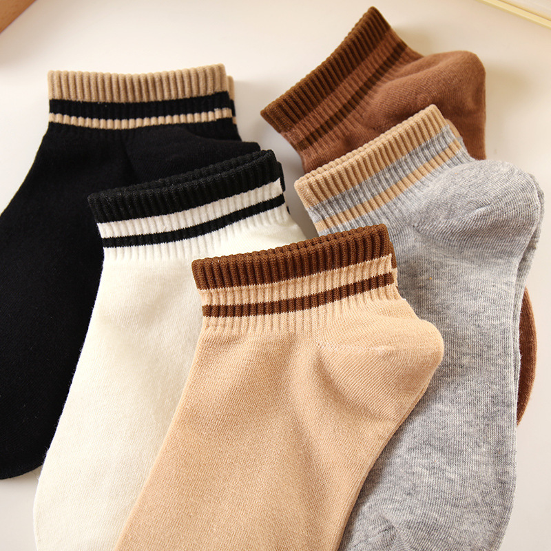 Women's socks spring and autumn cotton mid-calf ins popular Net red sports short breathable socks sweat-absorbent personality matching white shoes