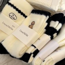 白色毛绒袜子女秋冬季中筒袜加厚澳绒保暖冬天居家睡眠可爱月子袜