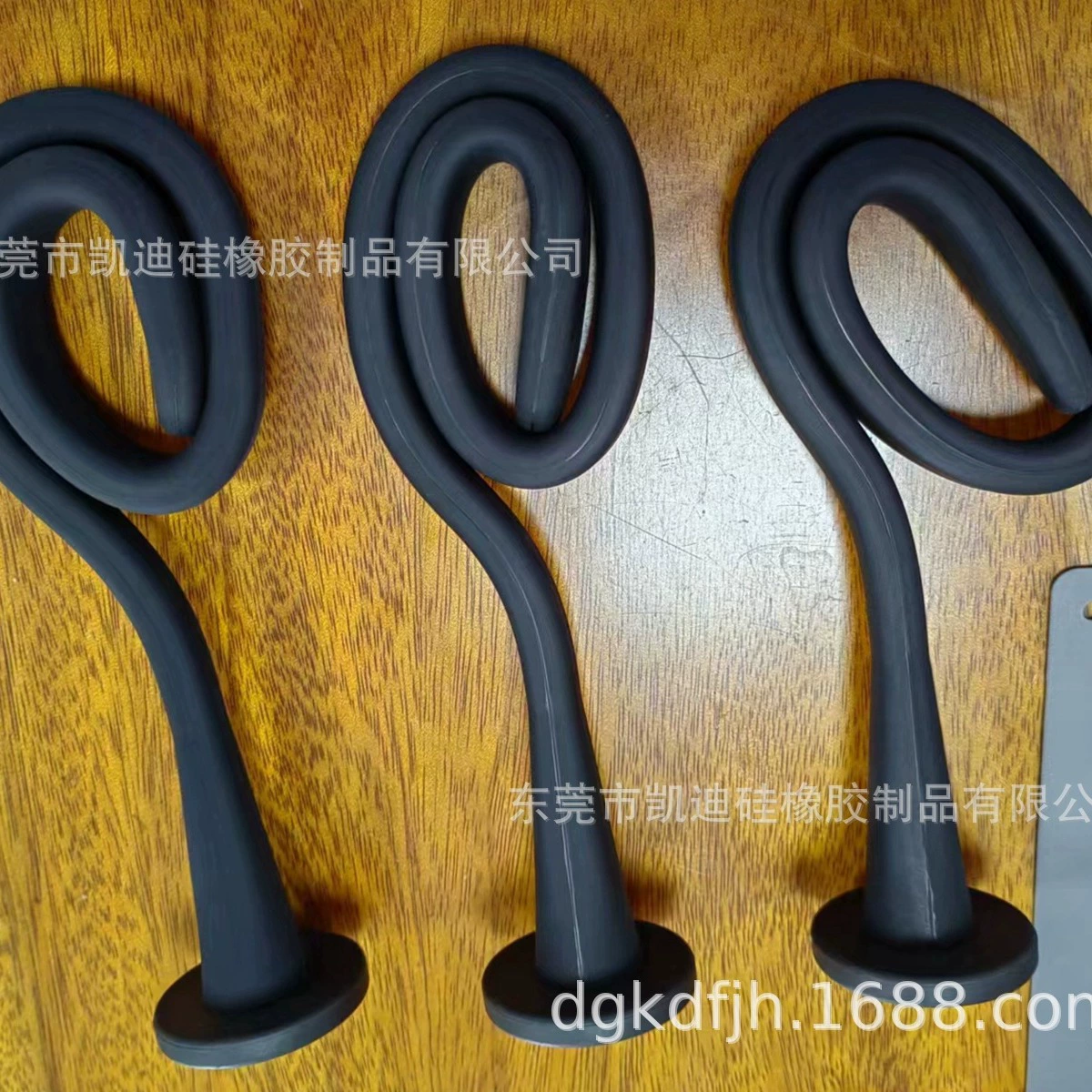 Magnetic black white blue tubing for laundry