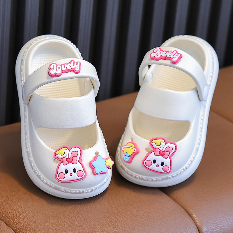 Niñas nuevos bonitos zapatos de agujero EVA dibujos animados de verano doble uso zapatos de agujero suaves zapatillas de moda ligeras para niñas