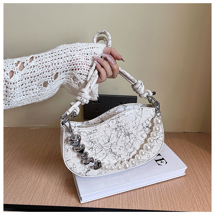 French chain armpit bag, women's high-end sense, niche trendy fashion handbag, western-style crescent bag_voghion.com