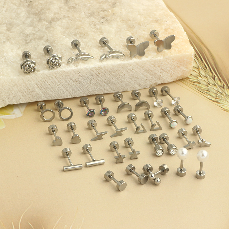 Pointed titanium steel lip stud product view