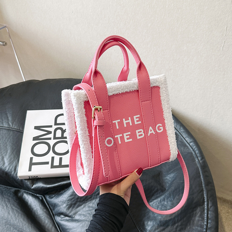 Mini bolso de mano portátil de lana de cordero para mujeres 2023 nuevo estilo coreano de moda de alta calidad bolsa de mensajero del hombro