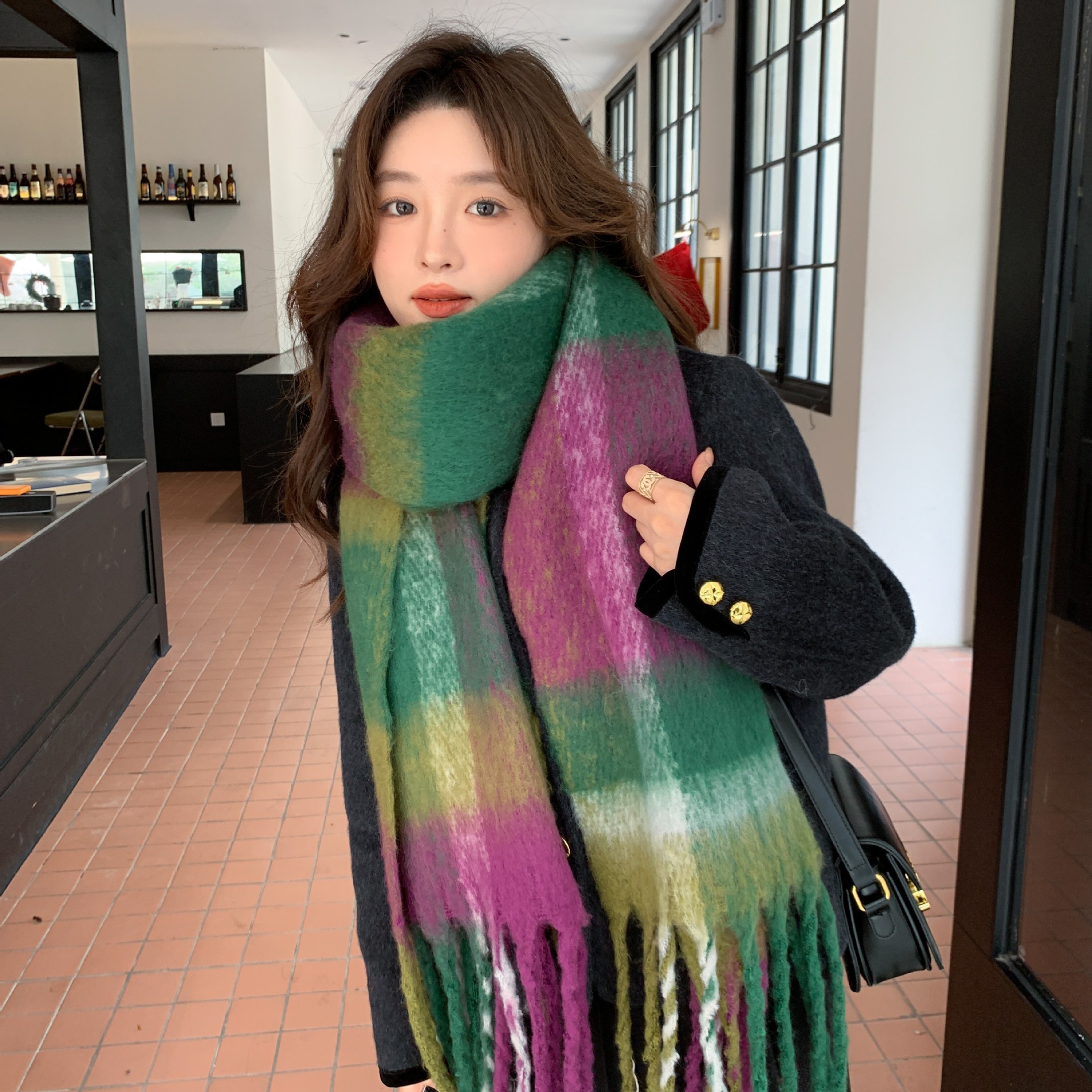 Estilo coreano invierno color a juego estilo perezoso arco iris mohair engrosada bufanda caliente larga grande borla estudiante pareja estilo