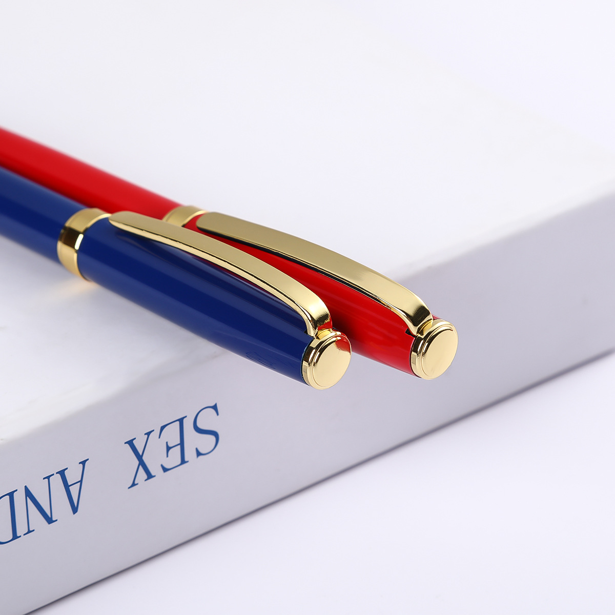 Pluma de firma de metal letras LOGO bolígrafo fábrica al por mayor en stock pluma de metal negocio pluma de firma de regalo de alta gama