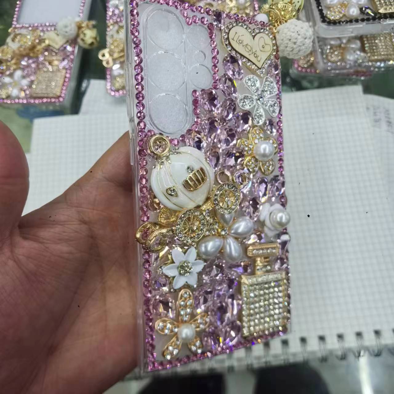 Luxury three-dimensional full-diamond pumpkin car for Samsung S24ULTRA phone case high-grade rhinestone all-inclusive S24 soft case