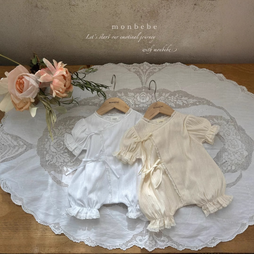 Ropa de bebé de verano, estilo coreano, ropa infantil 2025, nuevo pelele de encaje con abertura diagonal para bebé niña, conjunto de verano para bebé
