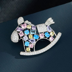 萌趣可愛木馬胸針時尚百搭輕奢風動物胸花新款原創設計精緻女別針