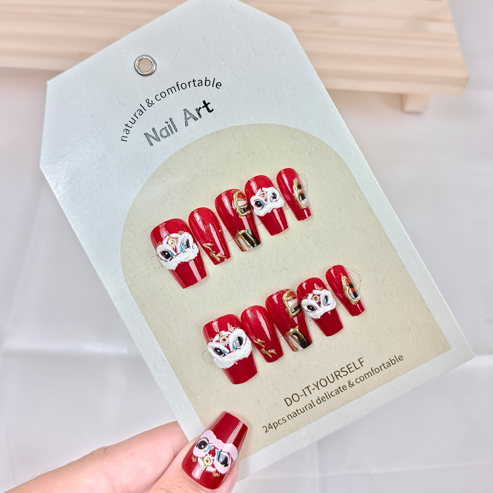 Arte de uñas al por mayor para Año Nuevo, arte de uñas hecho a mano con tendencia nacional roja del Año de la Serpiente, pegatinas de uñas con efecto ojo de gato y fuegos artificiales con un toque de alta gama.