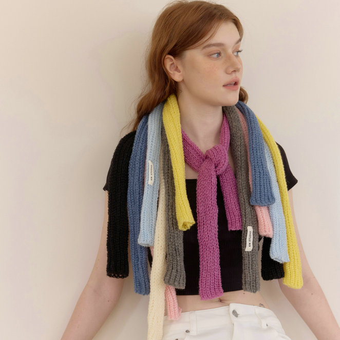 Dopamine High-End Short Knitted Scarf for Women, Niche Solid Color Versatile Soft Warm Scarf, Soft and Cozy for Men