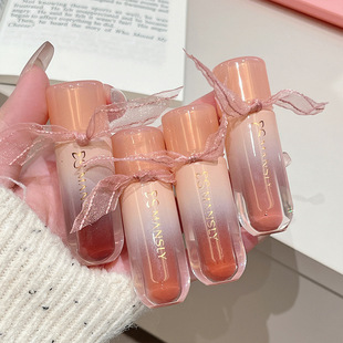 Mansili's new water mist holding color lip glaze water light mirror is not easy to fade students naturally white color red mud