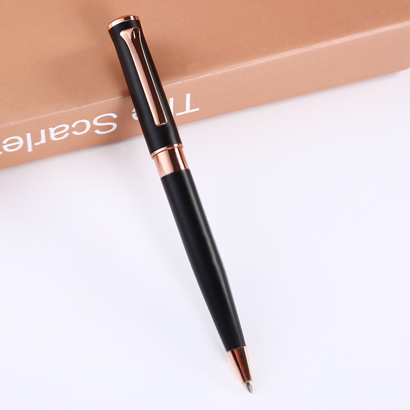 Accesorios de oro rosa arena negra