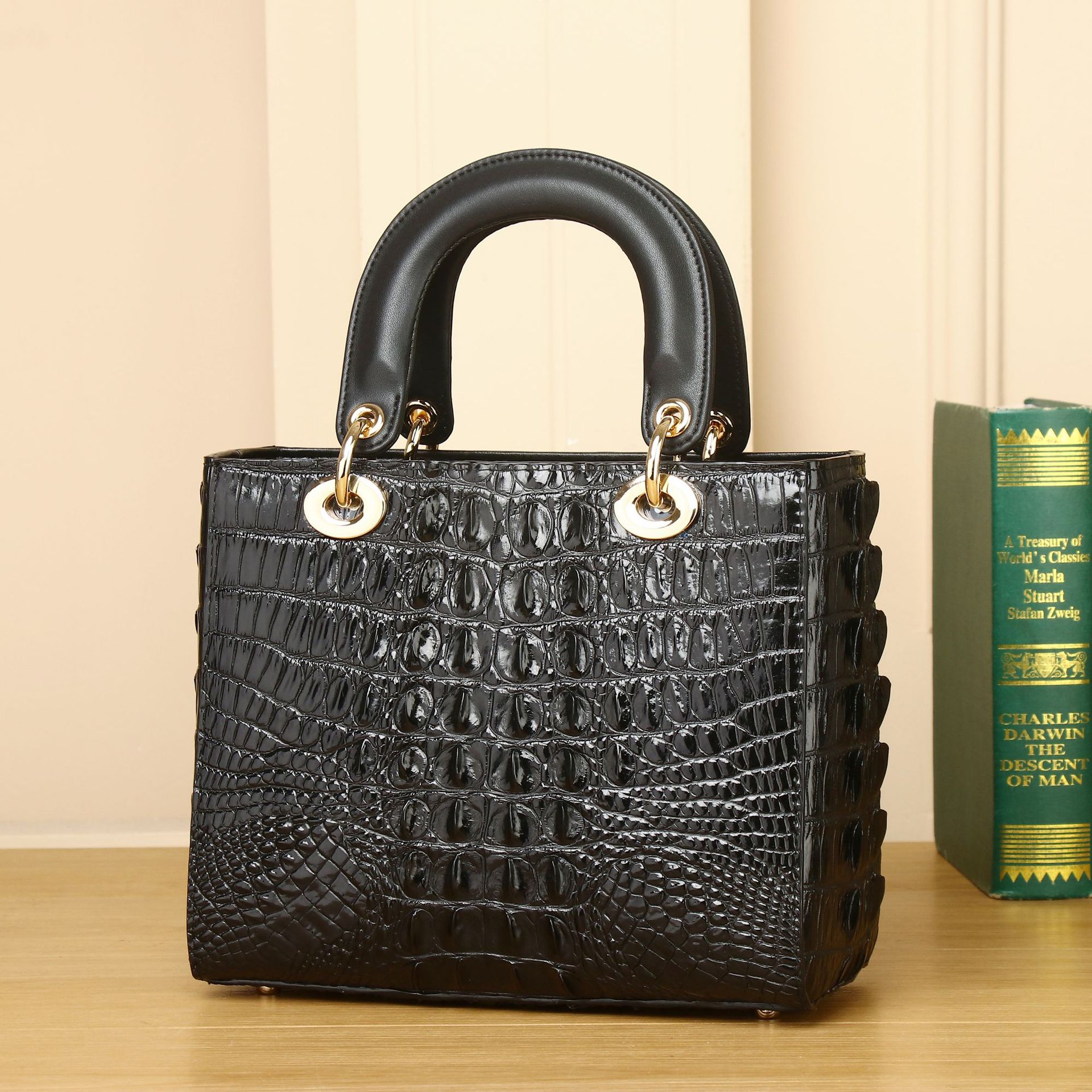 Túi xách nữ Lady Dior họa tiết xương cá sấu – thiết kế satchel quai xách tay, đeo chéo chi tiết 2