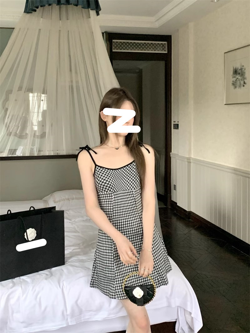 검은 격자 무늬