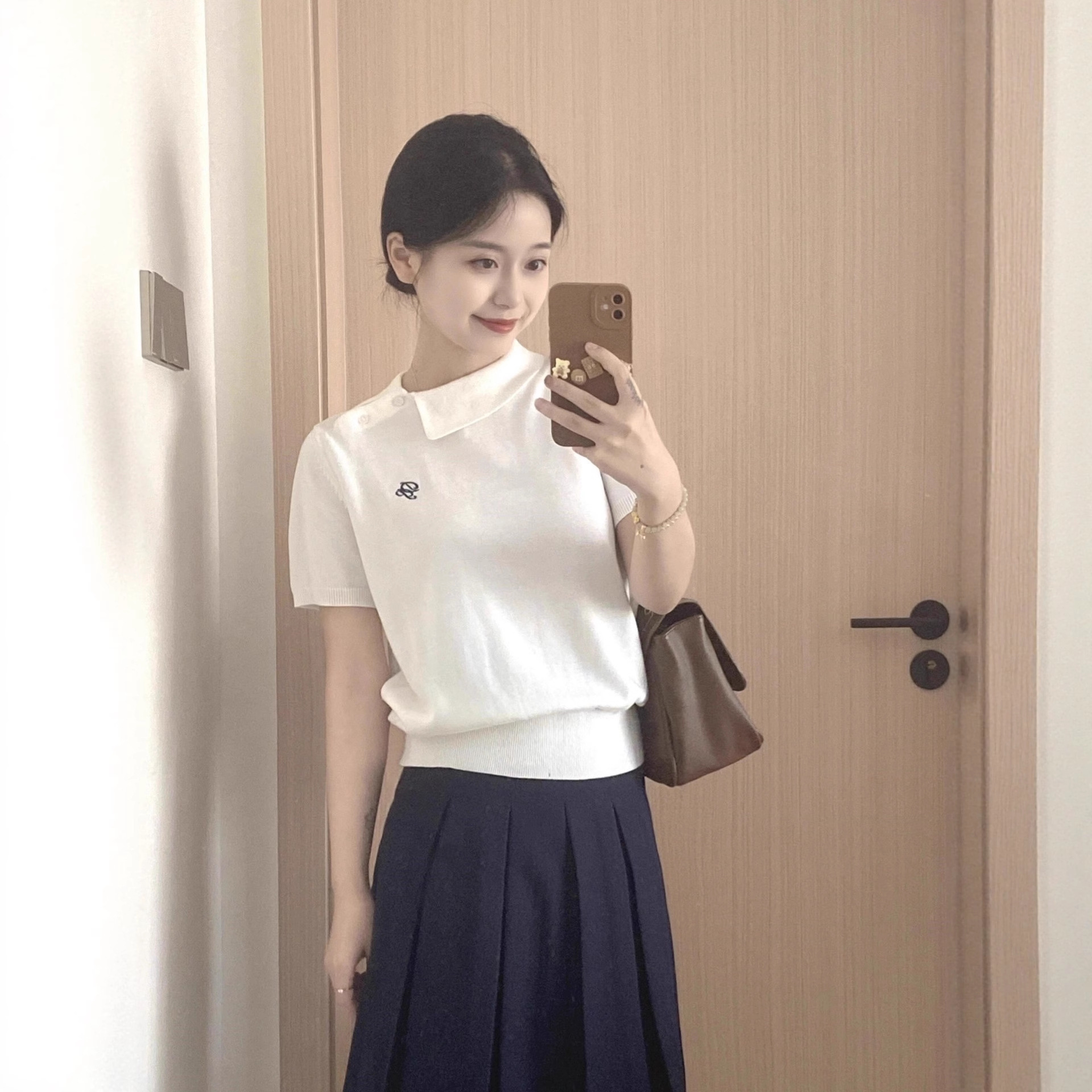 White knitted polo