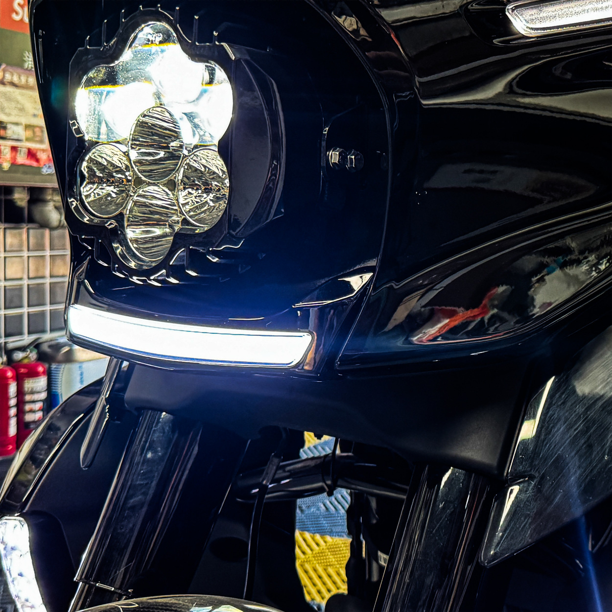 Harley-Davidson Street Glide 23.5-26 Headlight Trim, Turn Signal Light, and Decorative Panel Modification