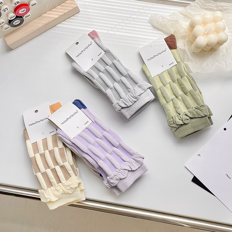 New style women's socks with 3D embossed Dongdaemun ins trend mid-calf socks Dopamine ruffled Japanese style ladies' socks 