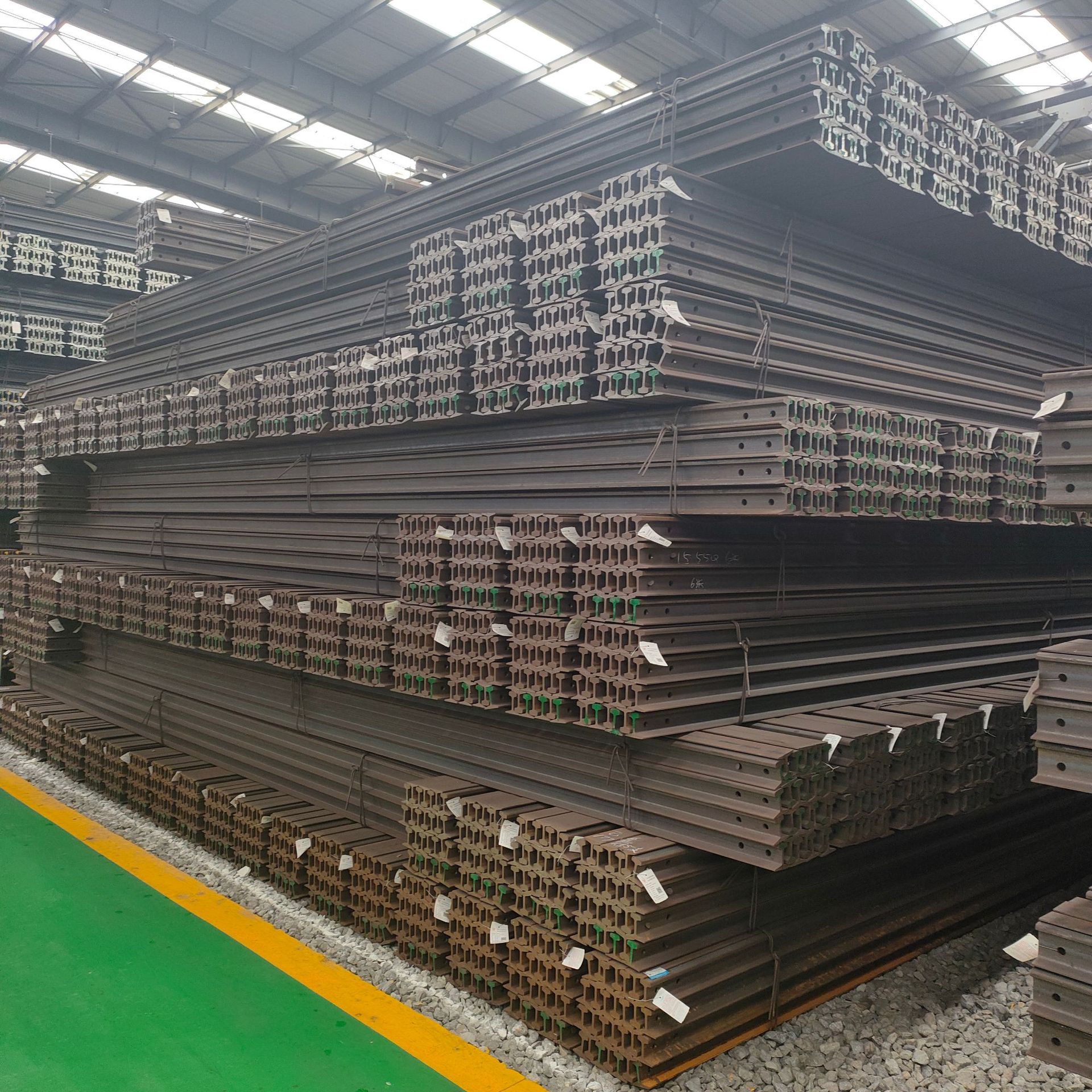 定尺切割45E1焊接轨 54E1钢轨 TR45钢轨 136RE轨道 50AT1淬火轨道