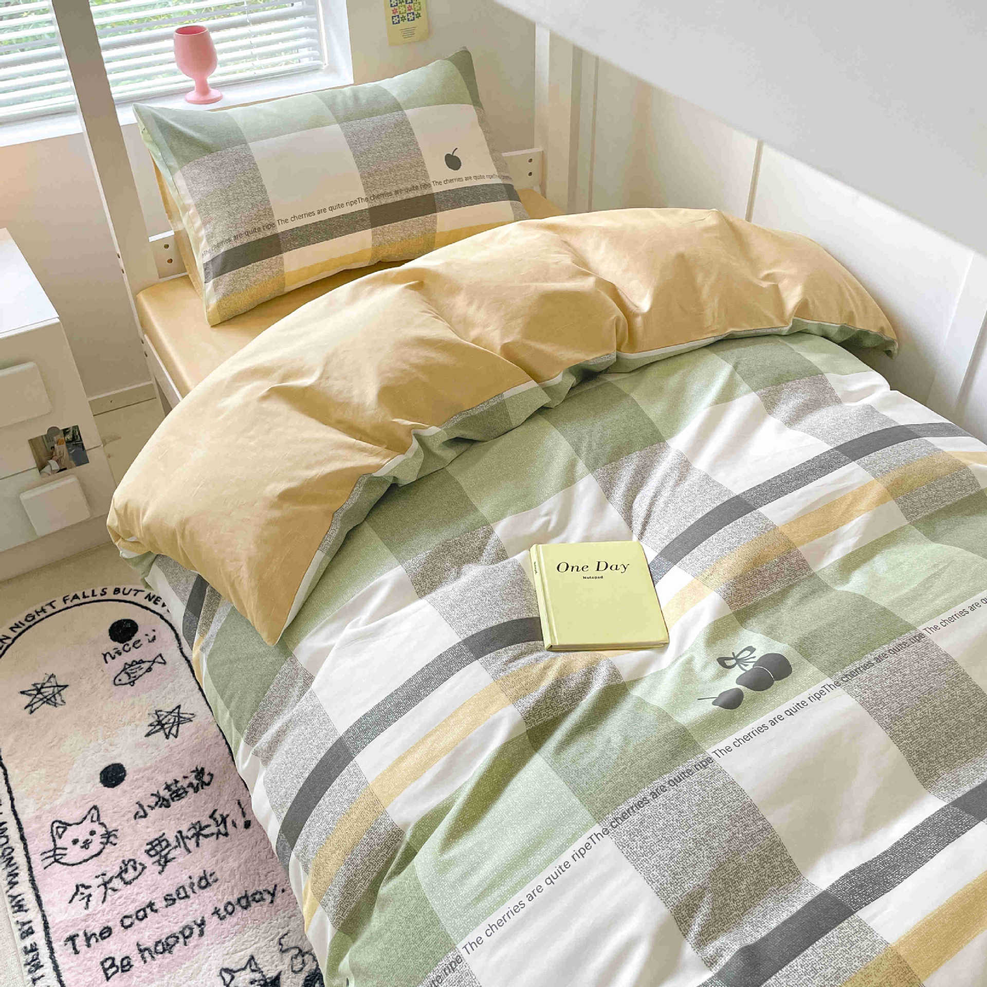 Juego de cama de dormitorio de estudiantes universitarios de tres piezas sábanas de algodón de algodón, funda de edredón, funda de edredón, juego de ropa de cama de seis piezas
