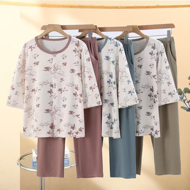 Summer Floral Homewear Set for Middle-Aged and Elderly Women, Short-Sleeved, Loose and Comfortable, Two-Piece Mom-Style Pajamas Summer Floral Homewear Set for Middle-Aged and Elderly Women, Short-Sleeved, Loose and Comfortable, Two-Piece Mom-Style Pajamas