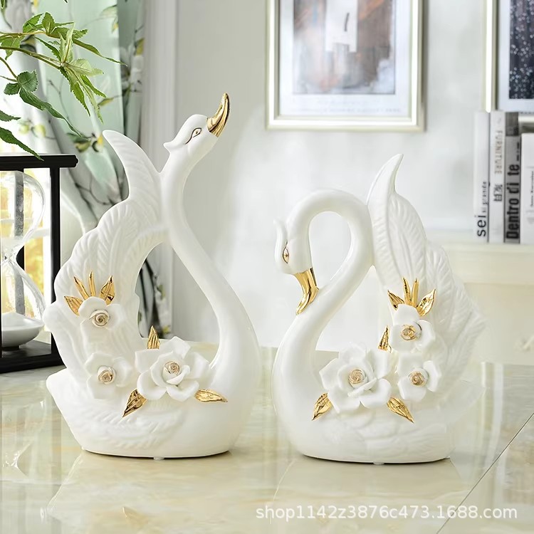 小9轻奢创意陶瓷天鹅摆件工艺一对客厅电视柜酒柜家居装饰品结婚