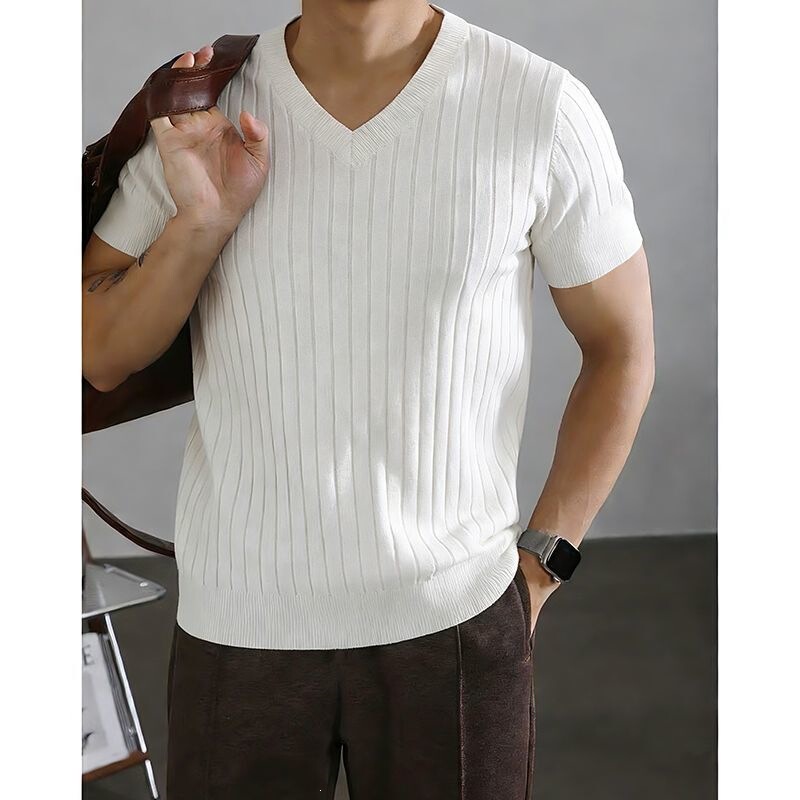 V-Neck Short-Sleeve Men's Sweater, Large Size Top, Spring and Summer Thickened Base Layer, Heart-Shaped Neckline, Versatile, Stretchy, Slim-Fit Knitwear