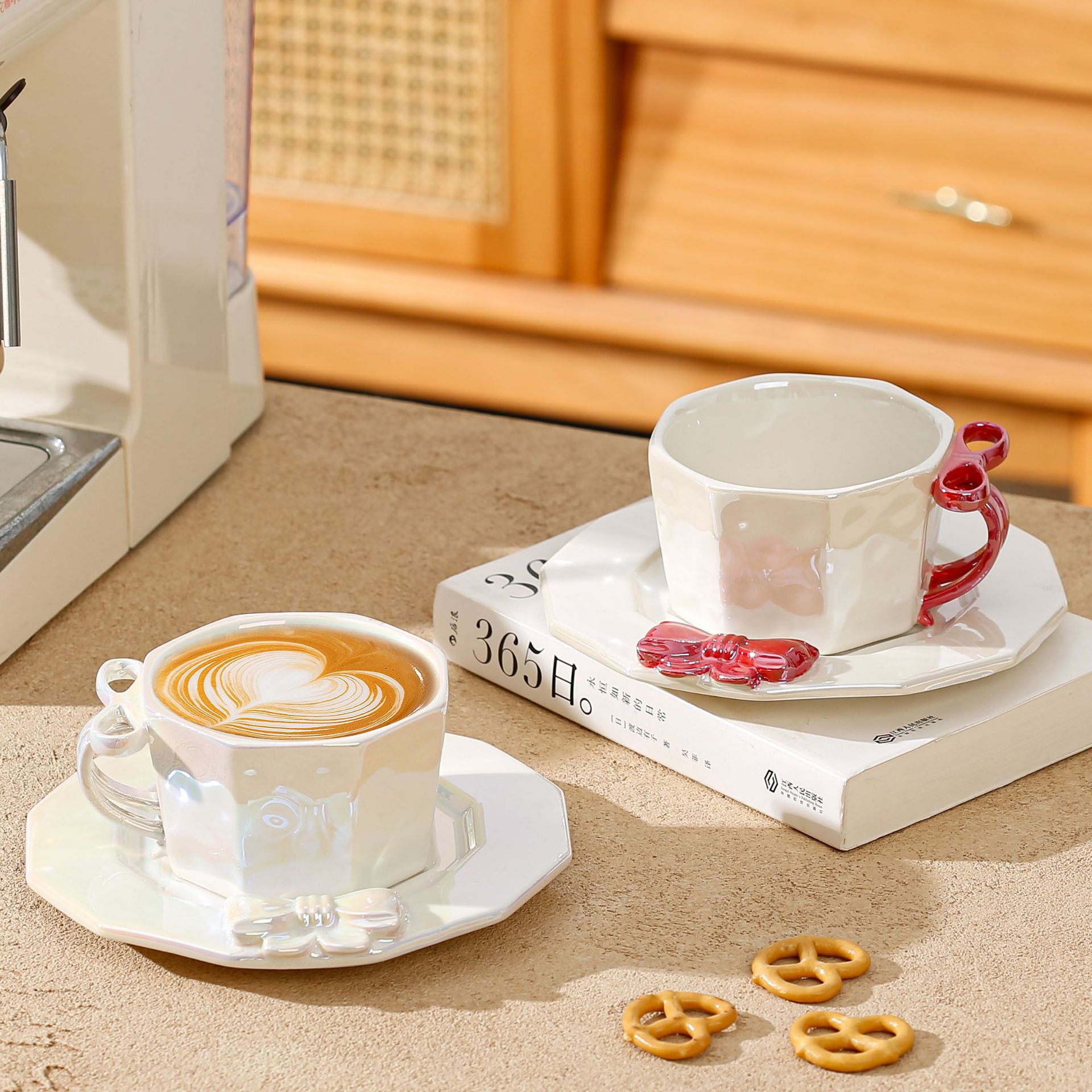 Tazas y platos creativos combinación de arco de alto valor facial esmalte de perlas tazas de café de té de la tarde para niñas regalos de tazas de marca transfronterizas