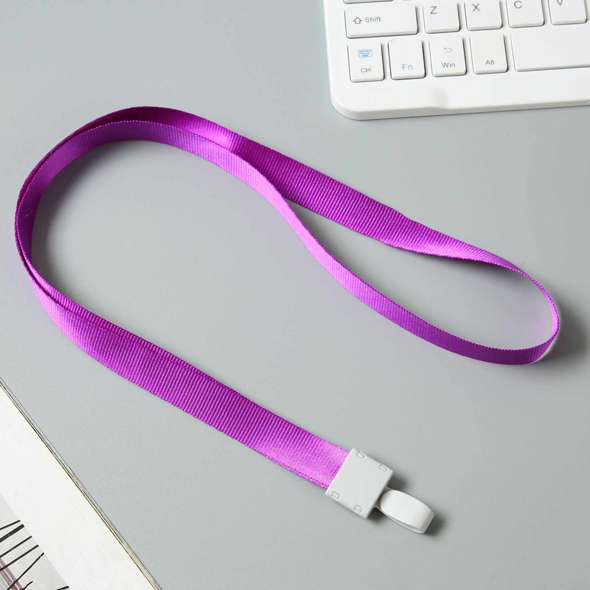 Juego de tarjetas de identificación cordón procesamiento al por mayor impresión l cuerda de tarjeta de estudiante exhibición gancho de plástico de oficina del campus cordón de protección ambiental