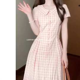 法式温柔风娃娃领粉色格子连衣裙女夏季甜美减龄气质收腰显瘦长裙