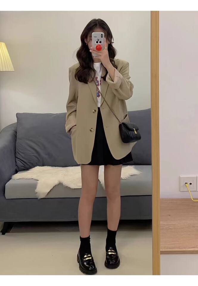 Áo vest nữ màu kaki cao cấp dáng ôm, thiết kế tinh tế phong cách Anh, áo dài tay cổ vest một hàng cúc — Màu kaki, màu đen chi tiết 5